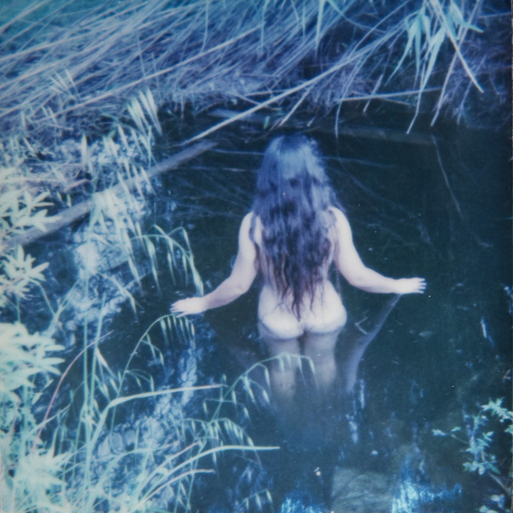 Magdeleine.FERRU_.pola_.secret.garden-2 Jardin Secret Polaroid