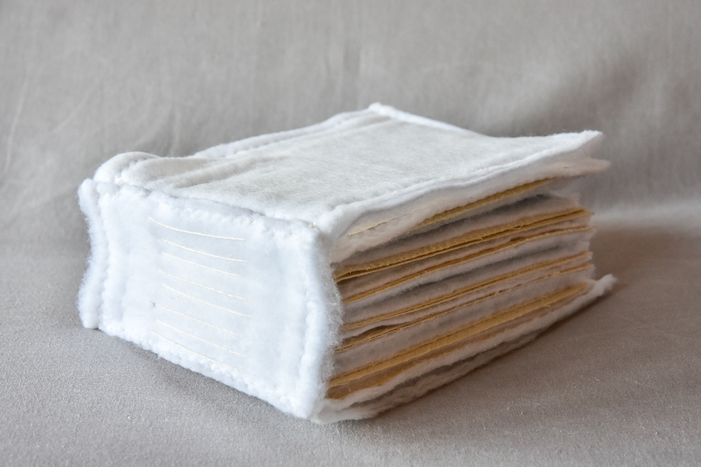 Magdeleine.Ferru_.Fourrure.neige_.net_.2023-8 Artist Book