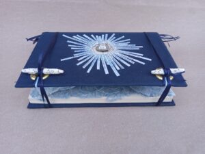 Magdeleine.Ferru_.blue_.field_.01-300x225 Magdéleine.Ferru.blue.field.01