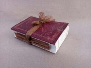 Magdeleine.Ferru_.stack_.of_.letters.02-300x225 Magdéleine.Ferru.stack.of.letters.02