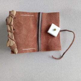 Carnet cuir bouton carré